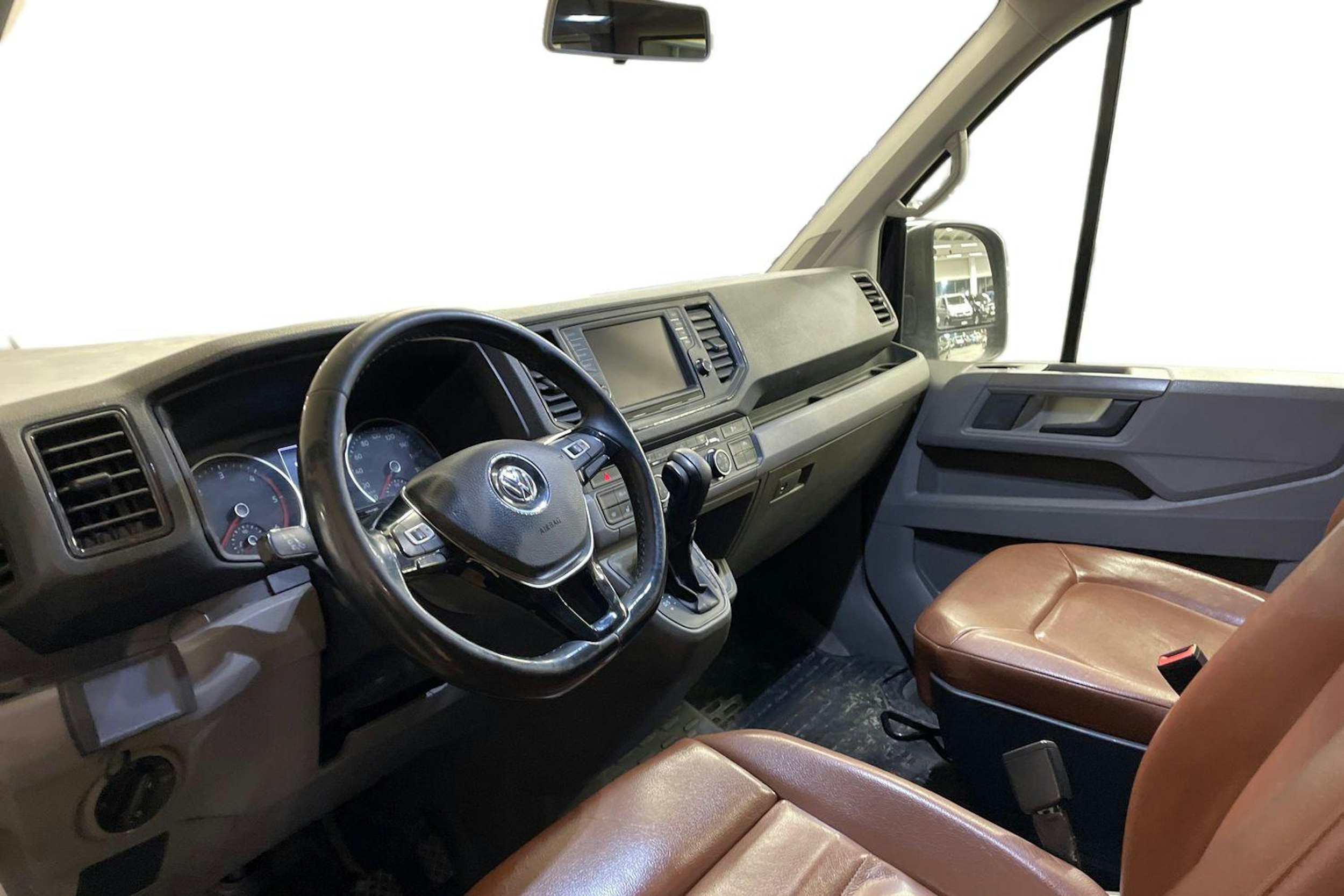 Musta Volkswagen CRAFTER 2019 kuva 3.