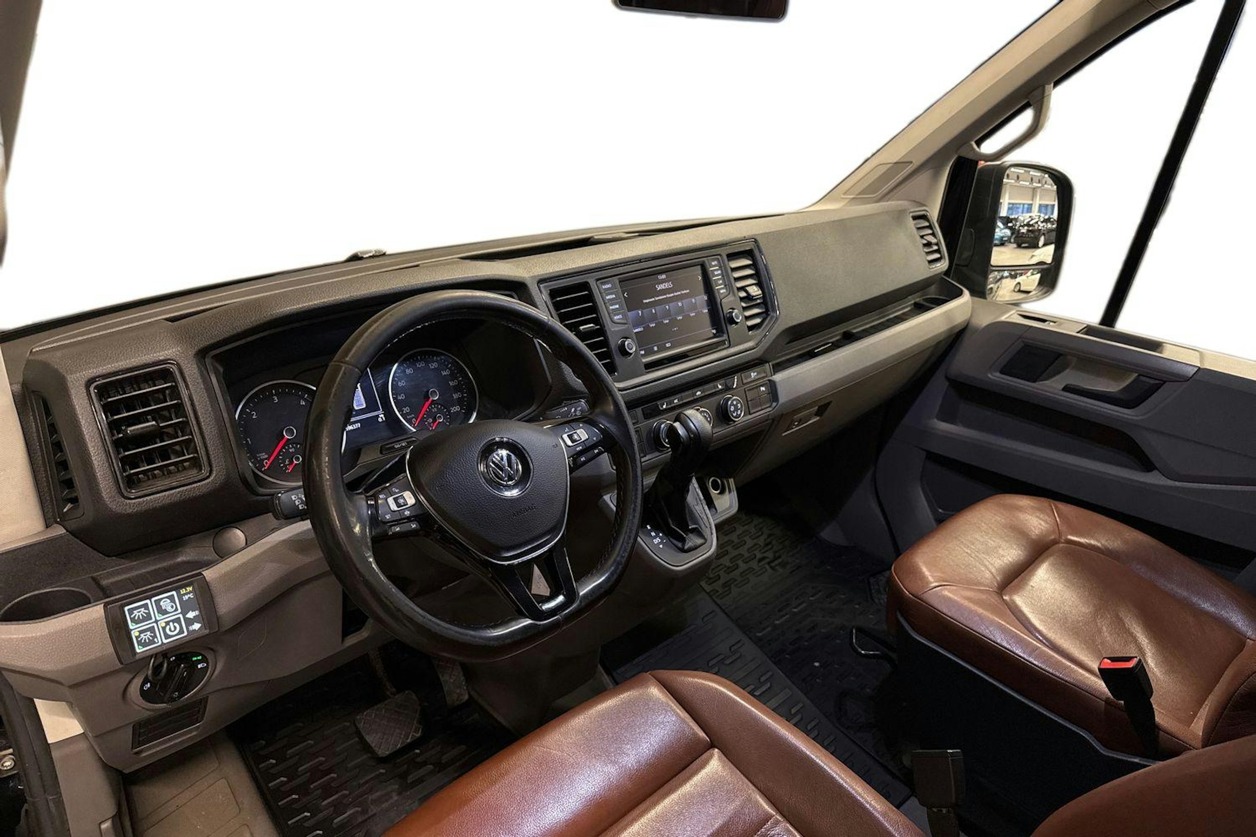 Musta Volkswagen CRAFTER 2019 kuva 8.