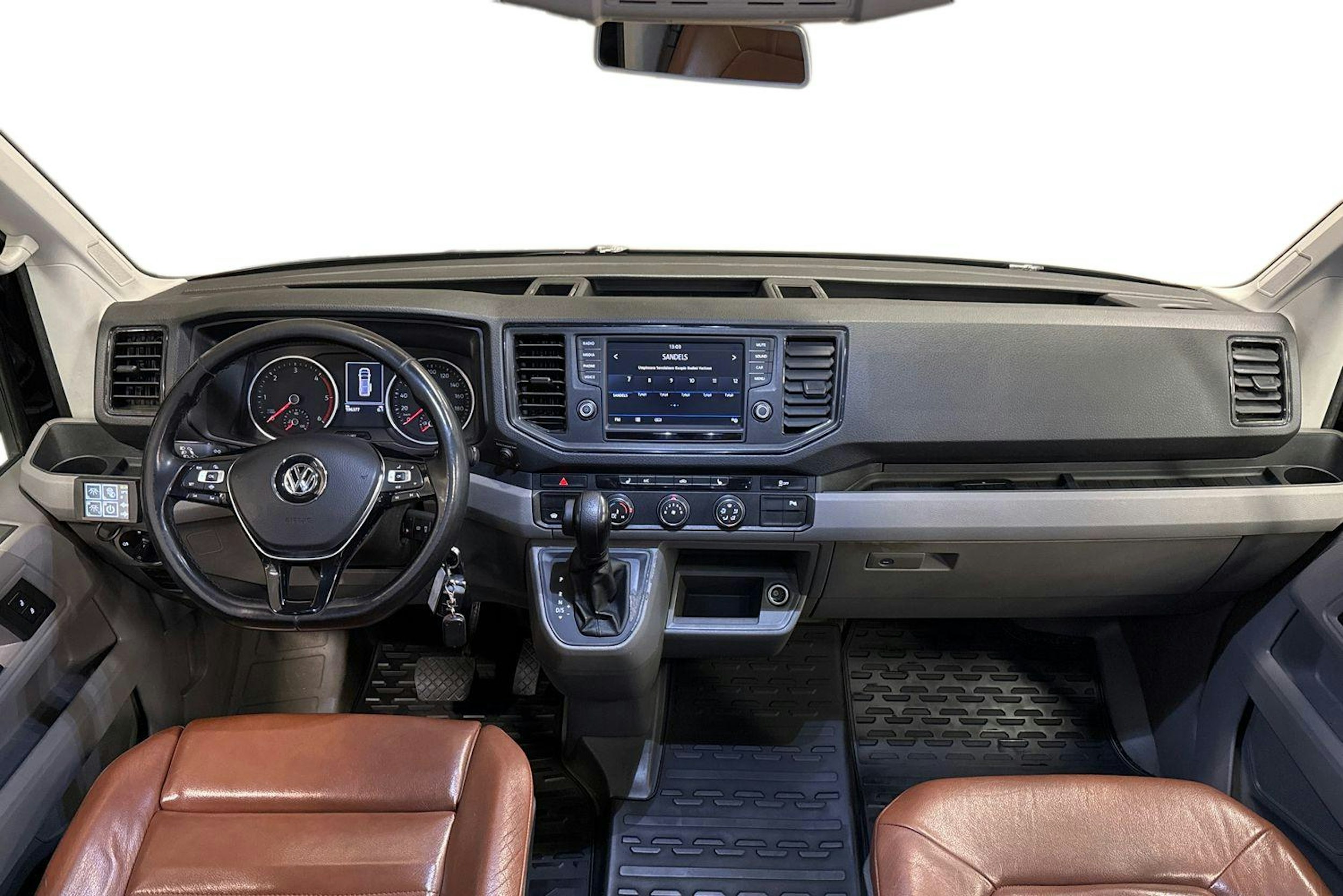 Musta Volkswagen CRAFTER 2019 kuva 9.