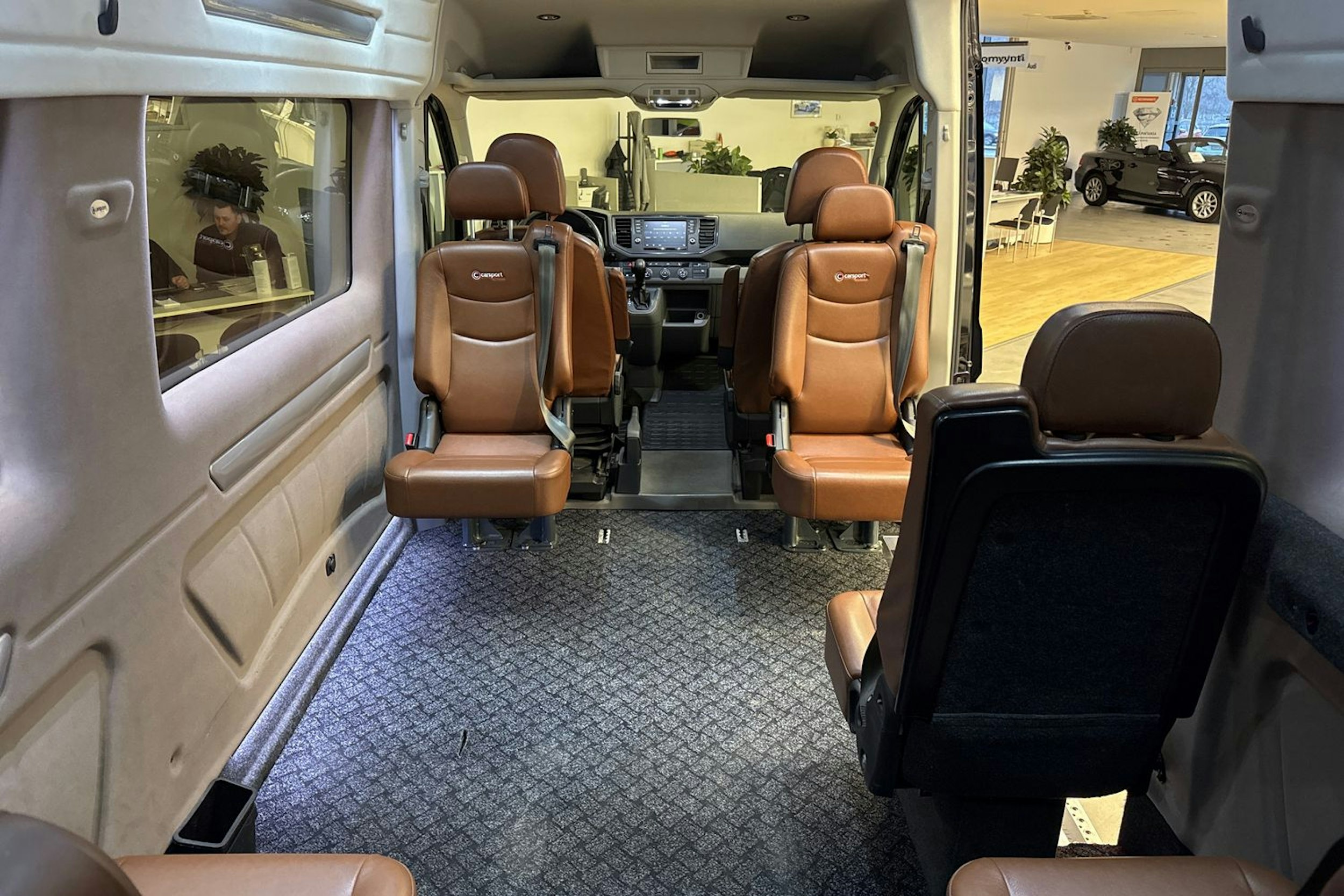 Musta Volkswagen CRAFTER 2019 kuva 13.