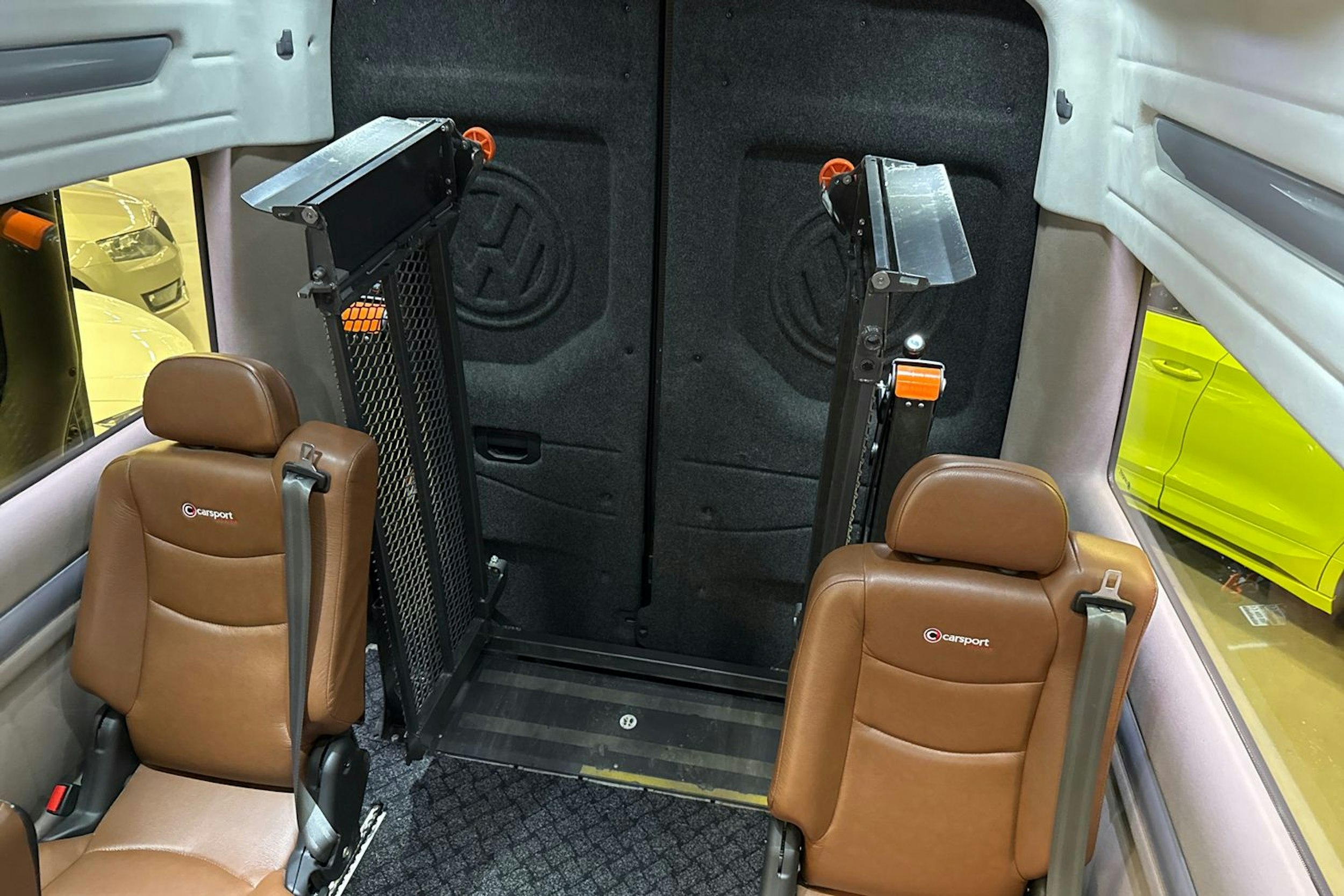 Musta Volkswagen CRAFTER 2019 kuva 16.