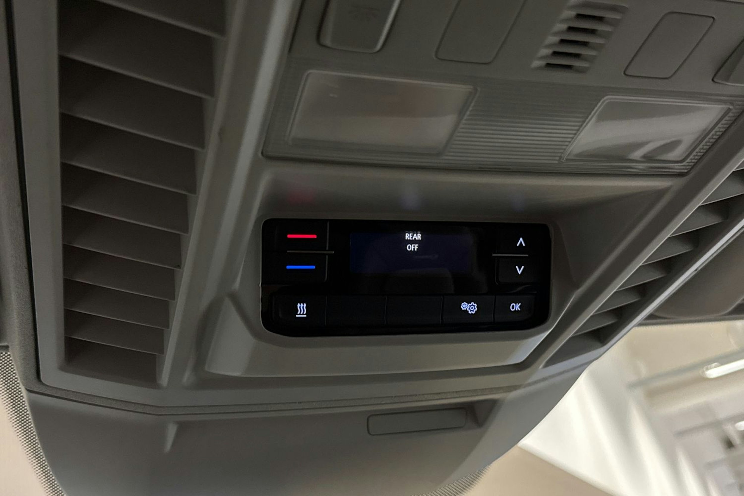 Musta Volkswagen CRAFTER 2019 kuva 22.