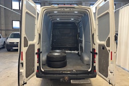 valkoinen Volkswagen Crafter 2019 kuva 16.