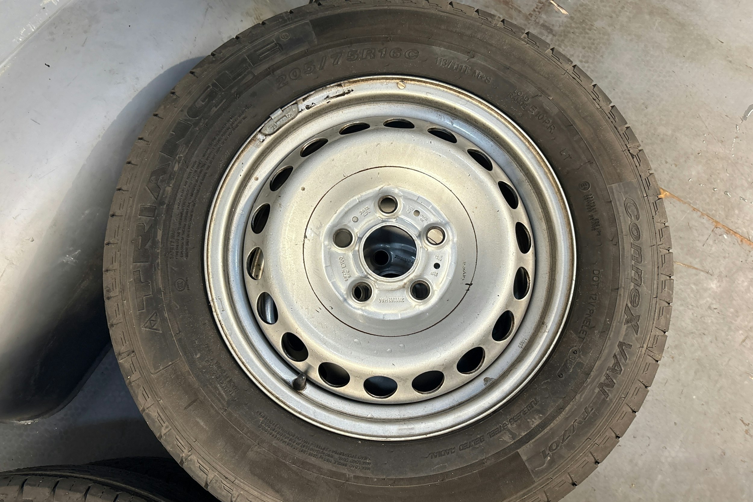 valkoinen Volkswagen Crafter 2019 kuva 20.