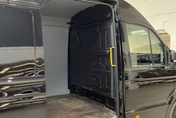 musta Volkswagen Crafter 2019 kuva 13.