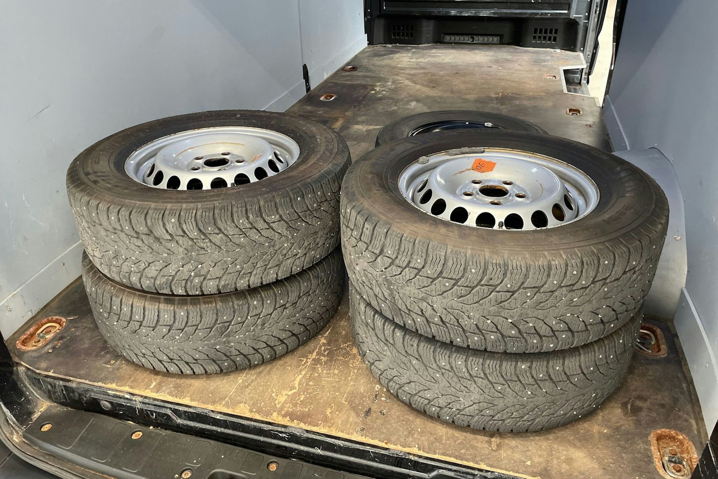 musta Volkswagen Crafter 2019 kuva 15.