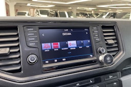 musta Volkswagen Crafter 2019 kuva 23.