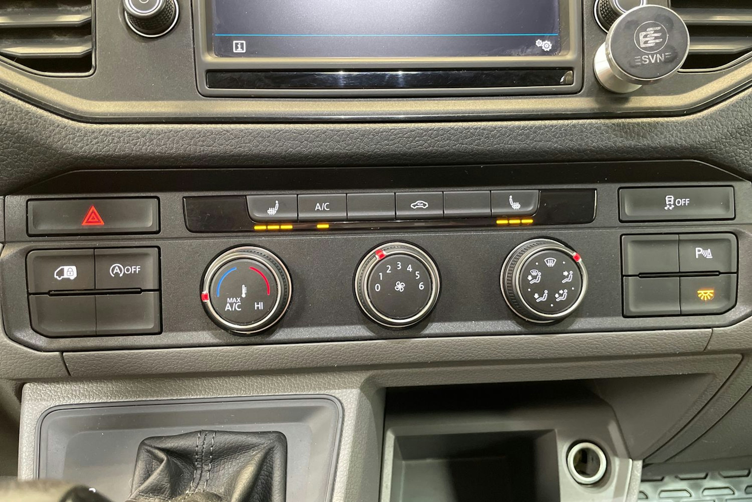 musta Volkswagen Crafter 2019 kuva 27.