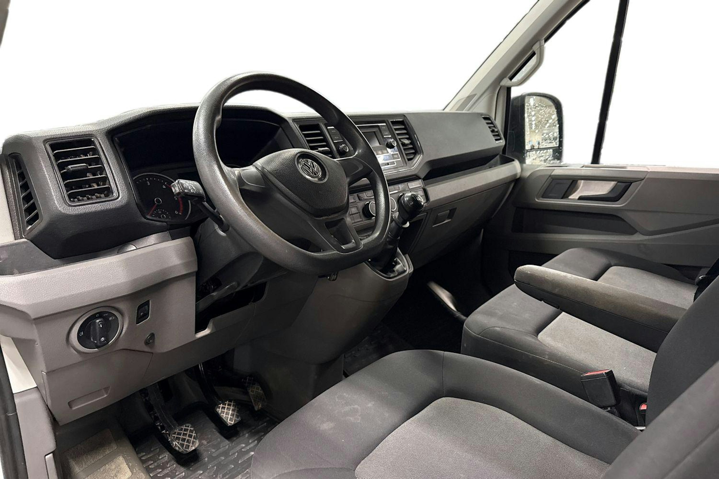 valkoinen Volkswagen Crafter 2019 kuva 3.