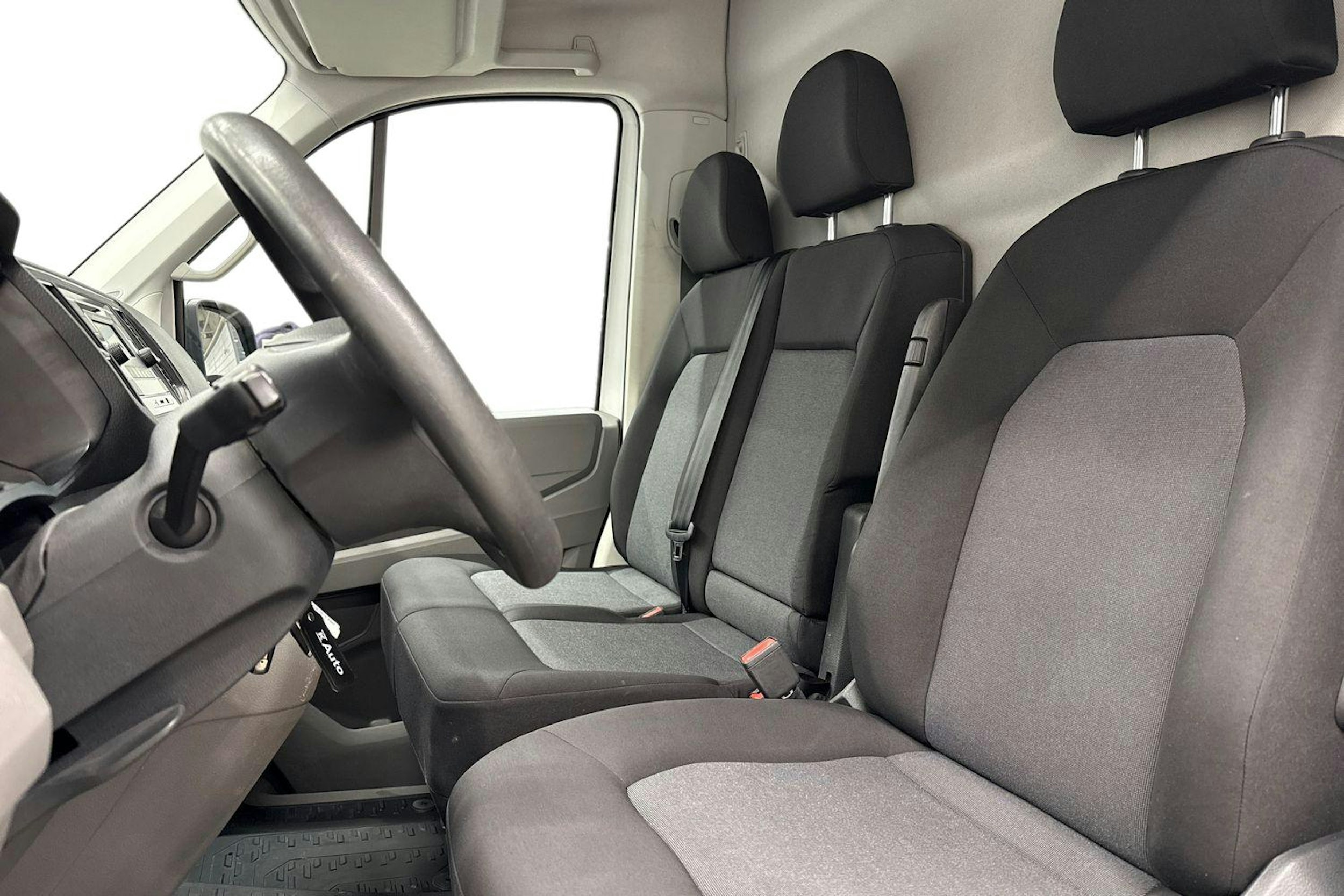 valkoinen Volkswagen Crafter 2020 kuva 8.