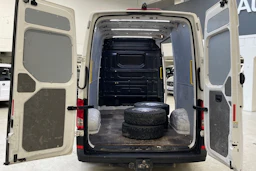 valkoinen Volkswagen Crafter 2019 kuva 15.