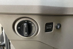 valkoinen Volkswagen Crafter 2019 kuva 17.