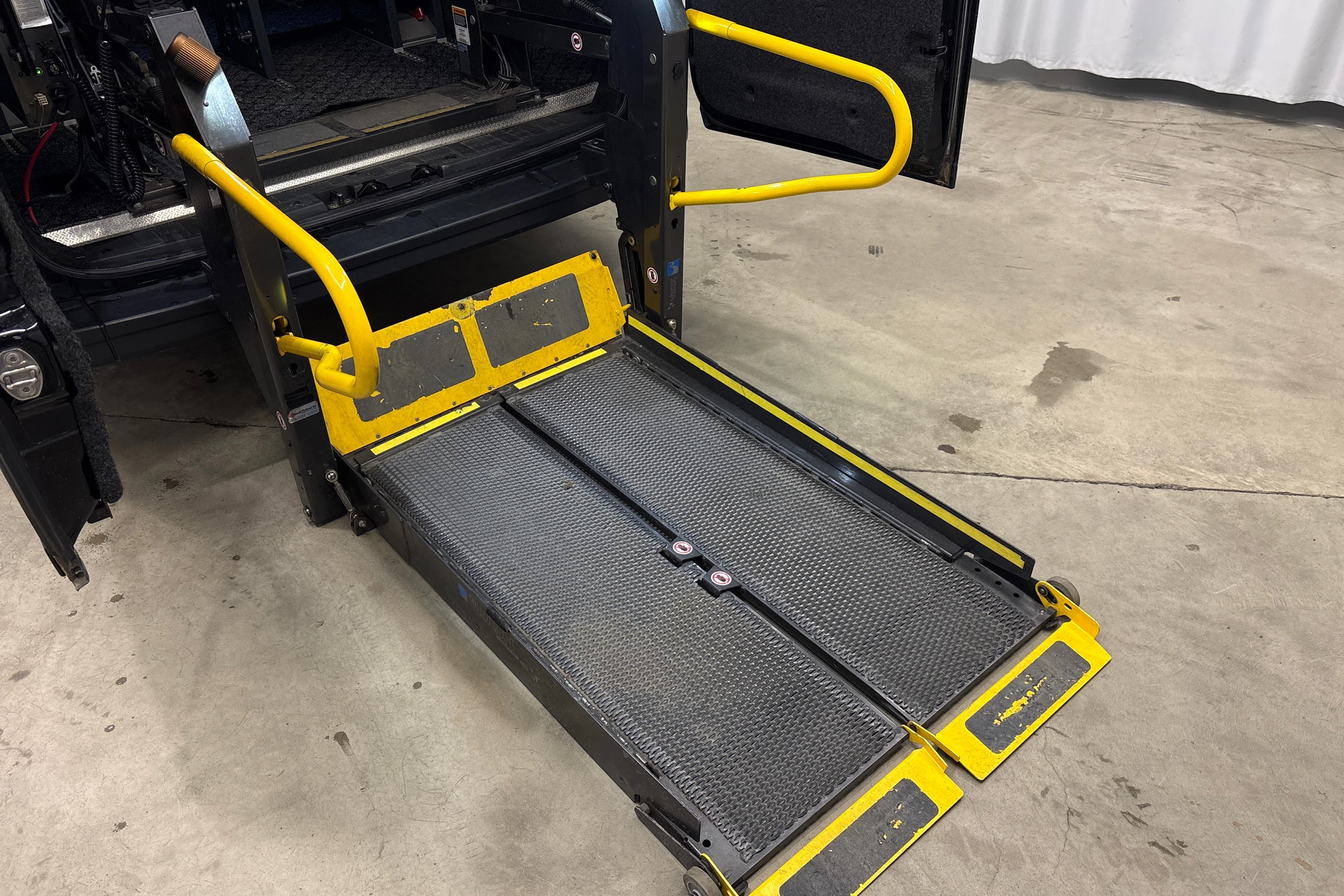 Musta Volkswagen CRAFTER 2019 kuva 17.
