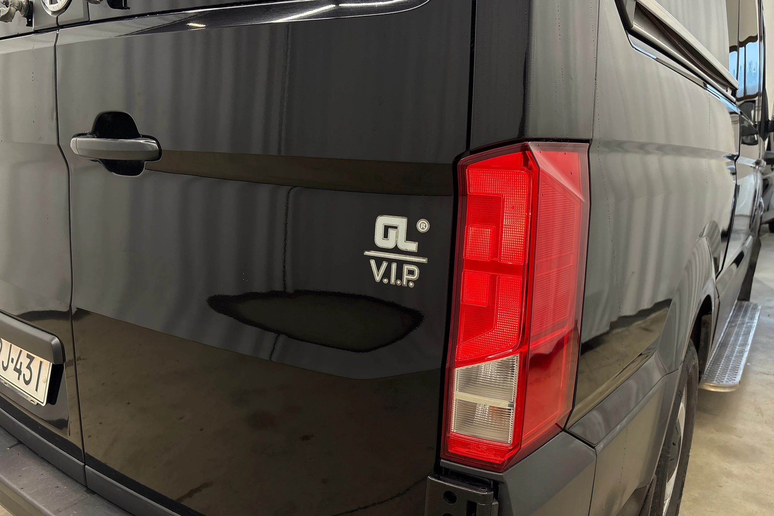 Musta Volkswagen CRAFTER 2019 kuva 29.