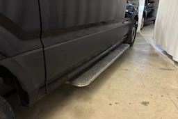 Musta Volkswagen CRAFTER 2019 kuva 30.