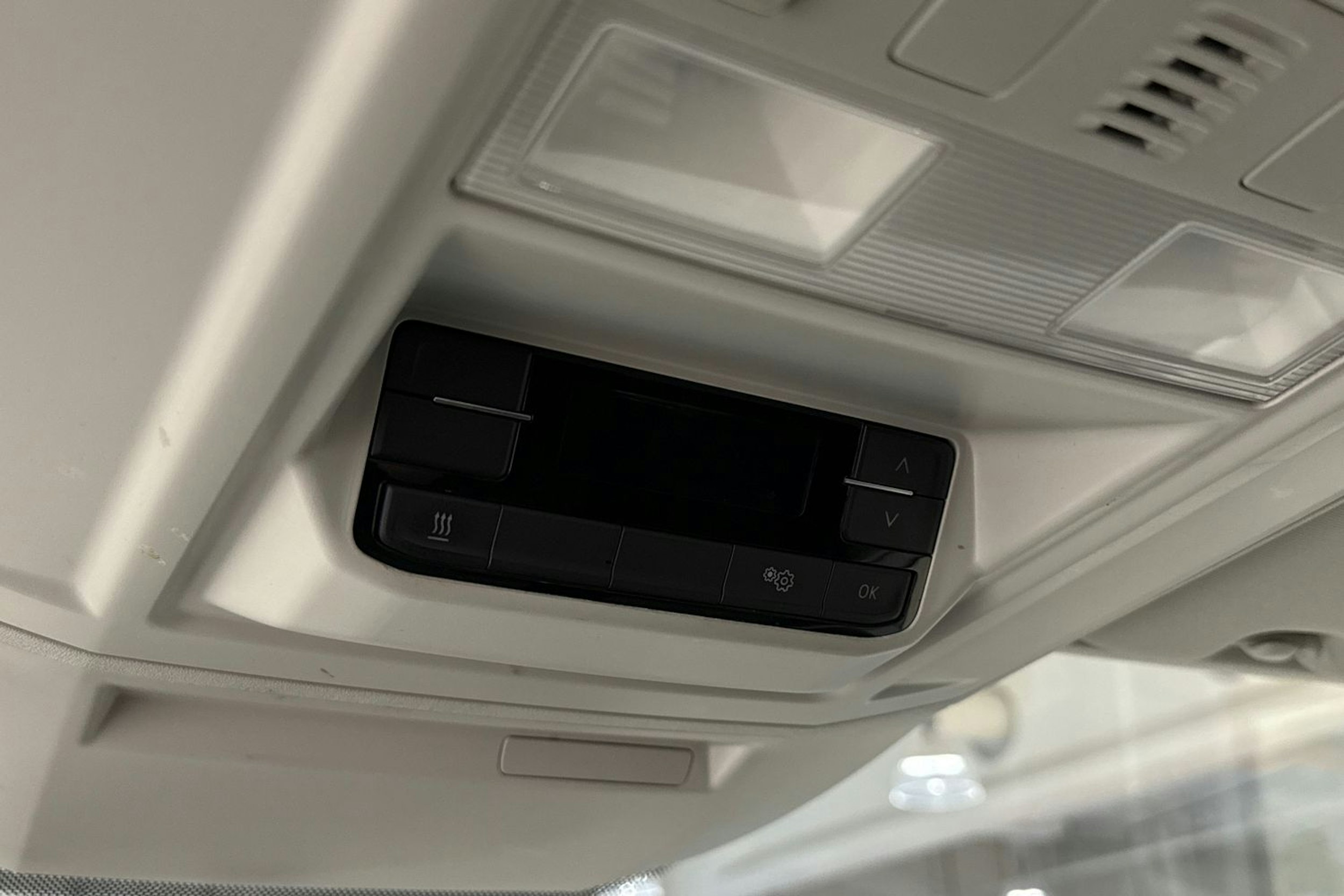 valkoinen Volkswagen Crafter 2019 kuva 15.