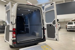 valkoinen Volkswagen Crafter 2019 kuva 15.