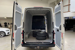 valkoinen Volkswagen Crafter 2019 kuva 15.