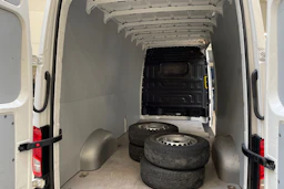 valkoinen Volkswagen Crafter 2019 kuva 16.