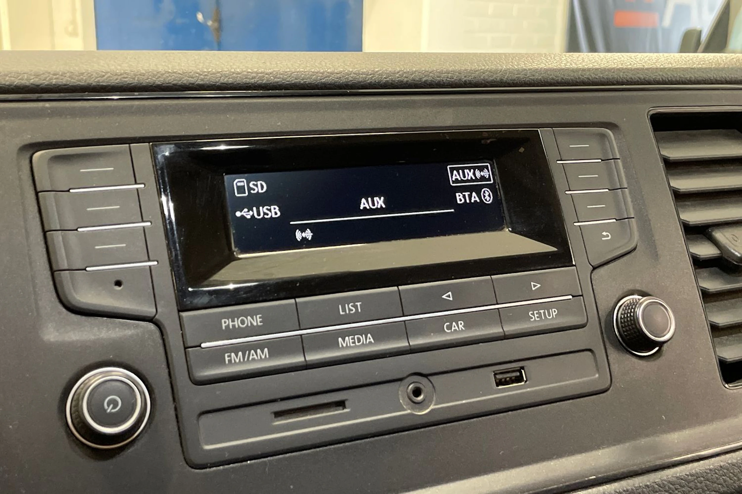 valkoinen Volkswagen Crafter 2019 kuva 20.