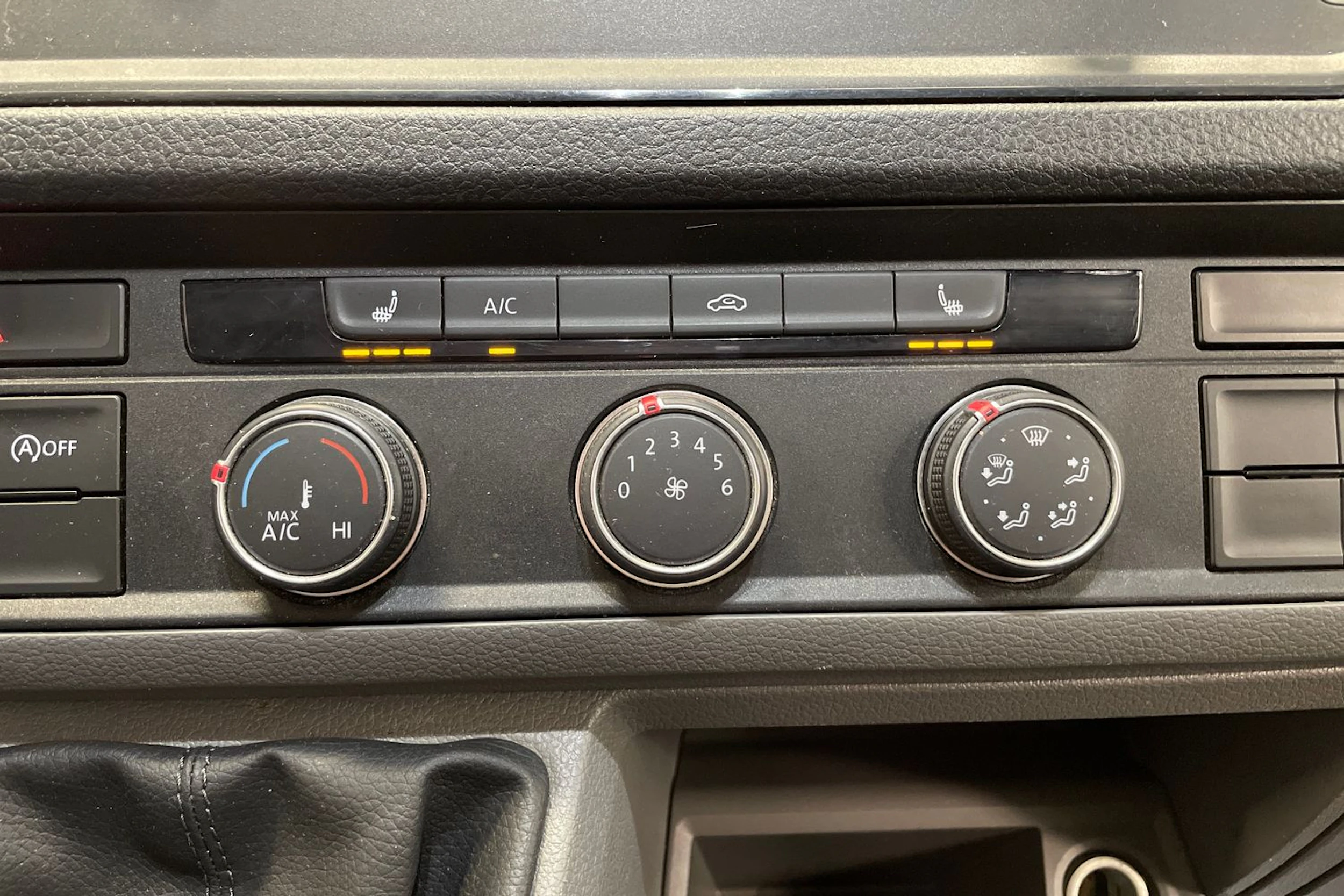 valkoinen Volkswagen Crafter 2019 kuva 22.