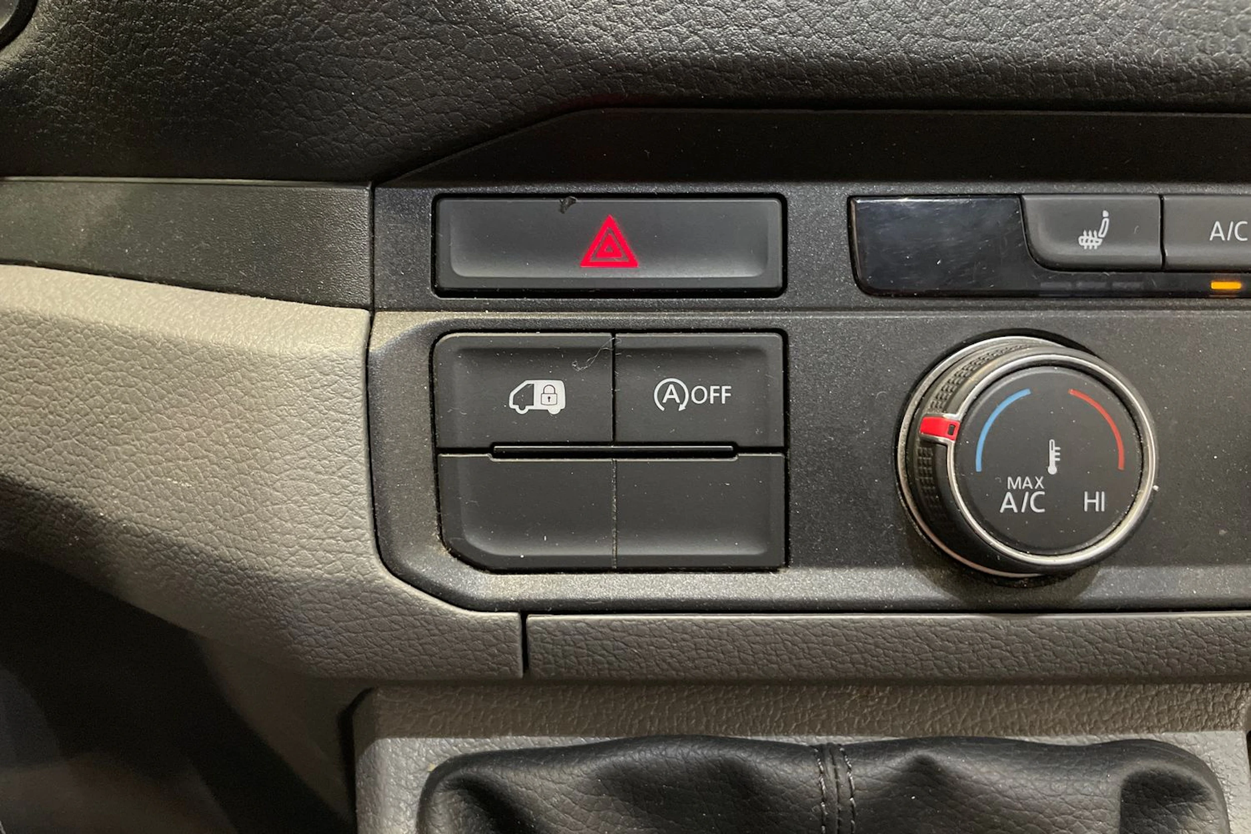 valkoinen Volkswagen Crafter 2019 kuva 23.