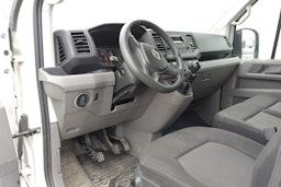 Valkoinen Volkswagen CRAFTER 2019 kuva 3.