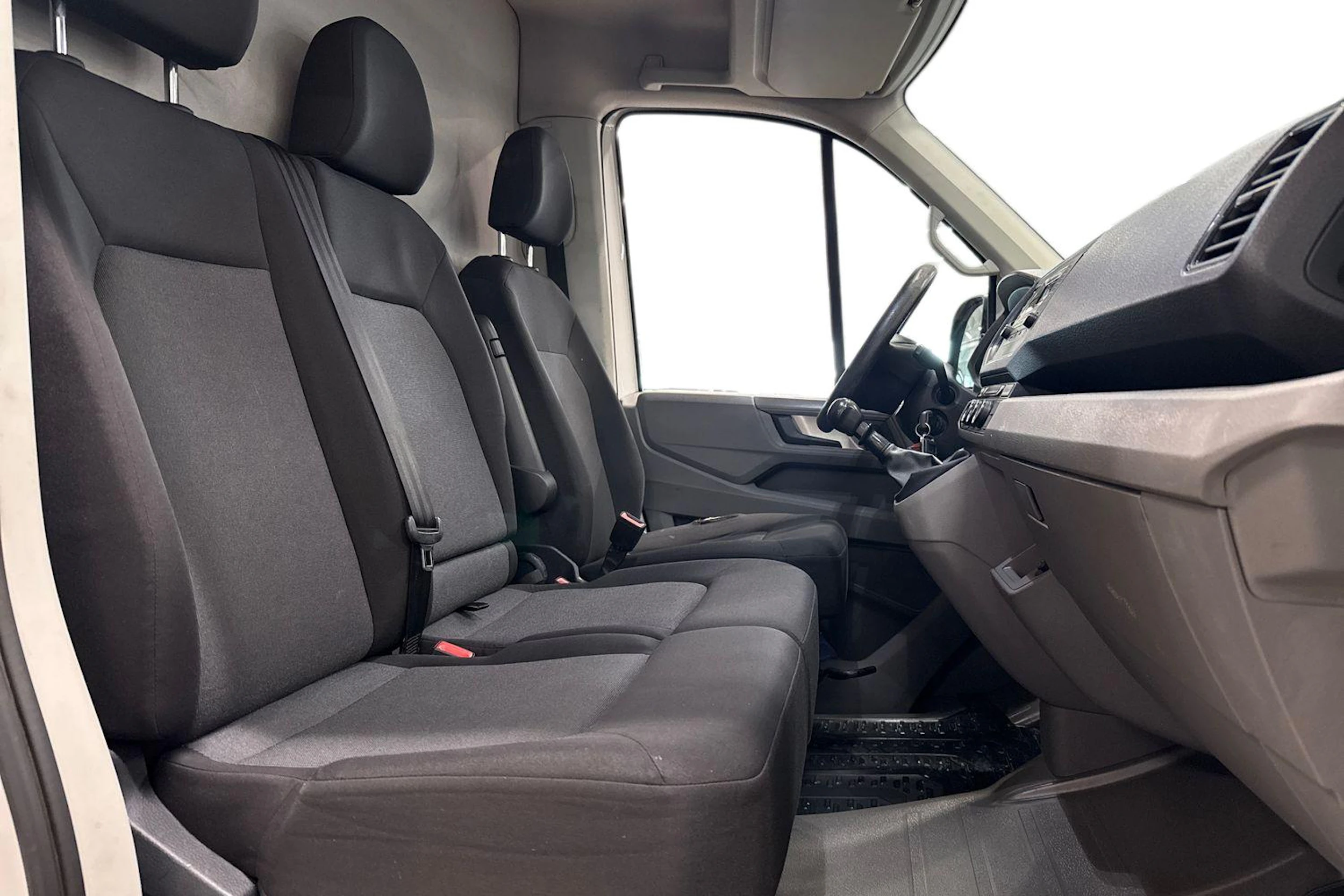 Valkoinen Volkswagen CRAFTER 2019 kuva 11.