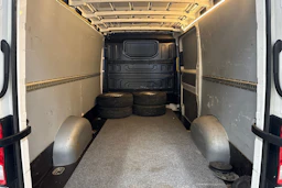 Valkoinen Volkswagen CRAFTER 2019 kuva 15.