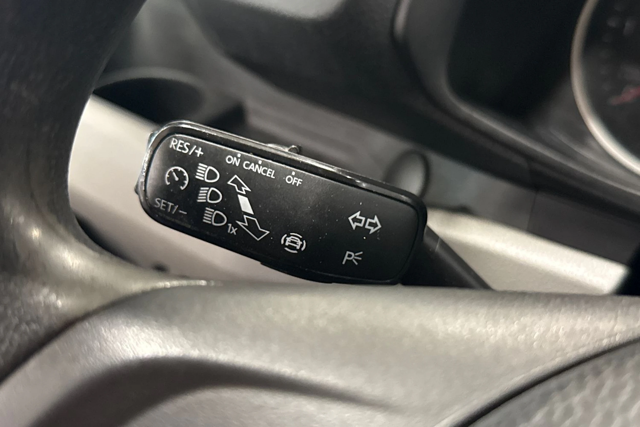 Valkoinen Volkswagen CRAFTER 2019 kuva 16.