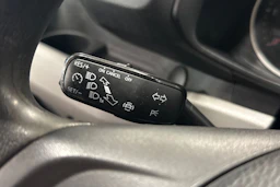 Valkoinen Volkswagen CRAFTER 2019 kuva 16.
