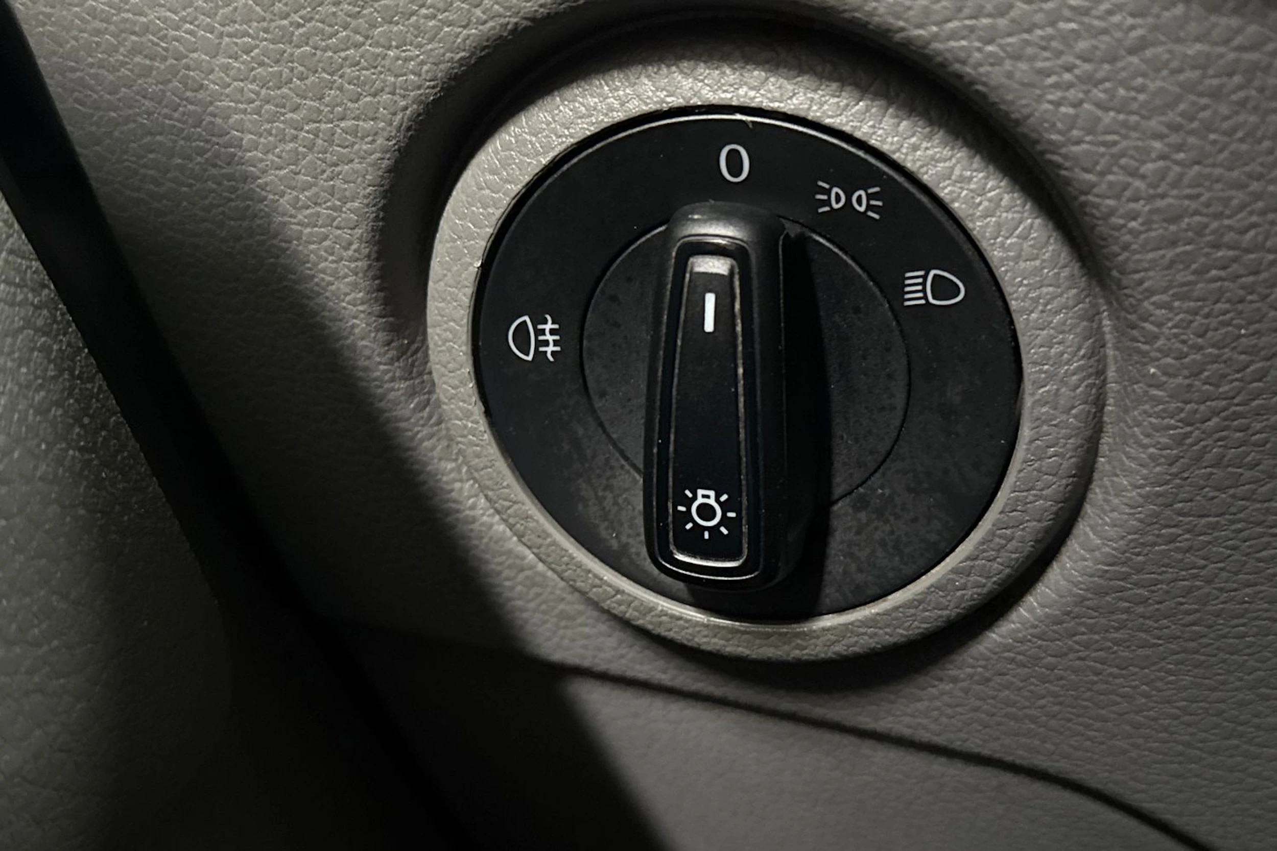 Valkoinen Volkswagen CRAFTER 2019 kuva 17.