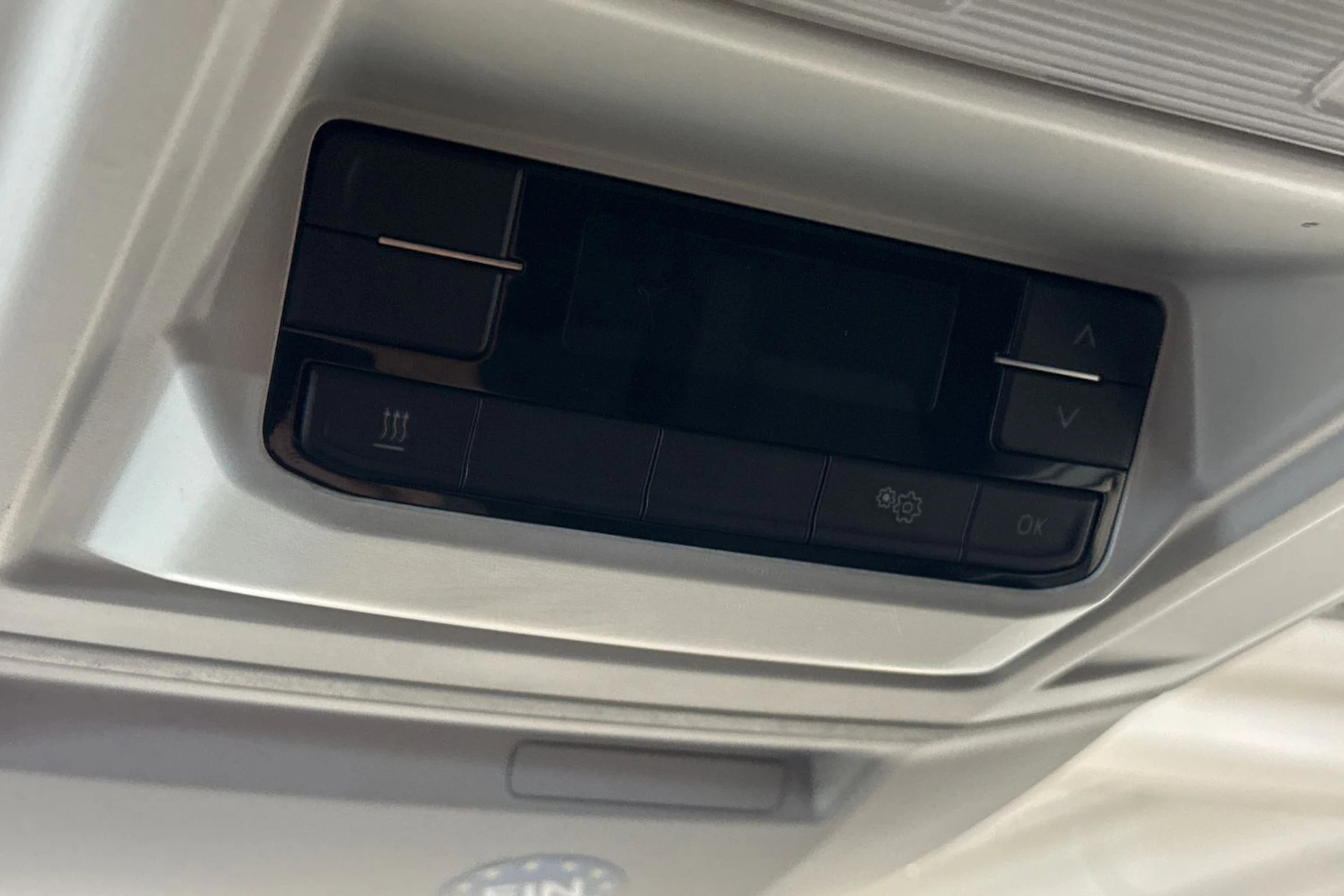 Valkoinen Volkswagen CRAFTER 2019 kuva 21.