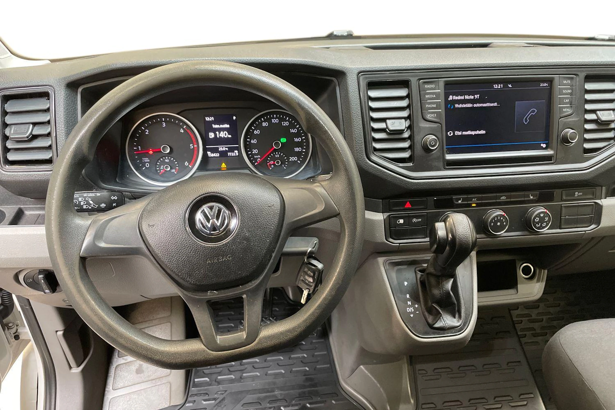 valkoinen Volkswagen Crafter 2019 kuva 9.