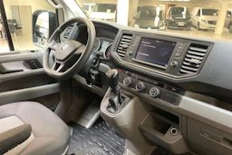 valkoinen Volkswagen Crafter 2019 kuva 16.