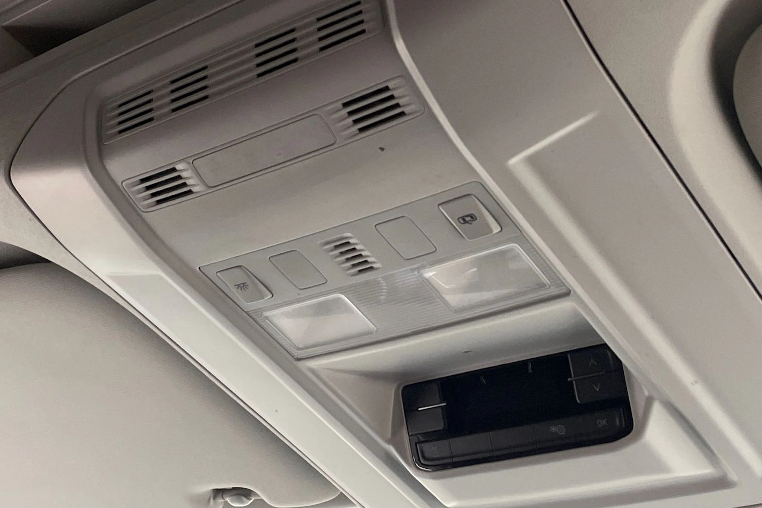 valkoinen Volkswagen Crafter 2019 kuva 17.
