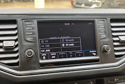valkoinen Volkswagen Crafter 2019 kuva 27.