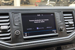 valkoinen Volkswagen Crafter 2019 kuva 29.