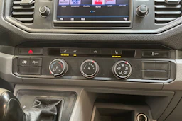 valkoinen Volkswagen Crafter 2019 kuva 31.