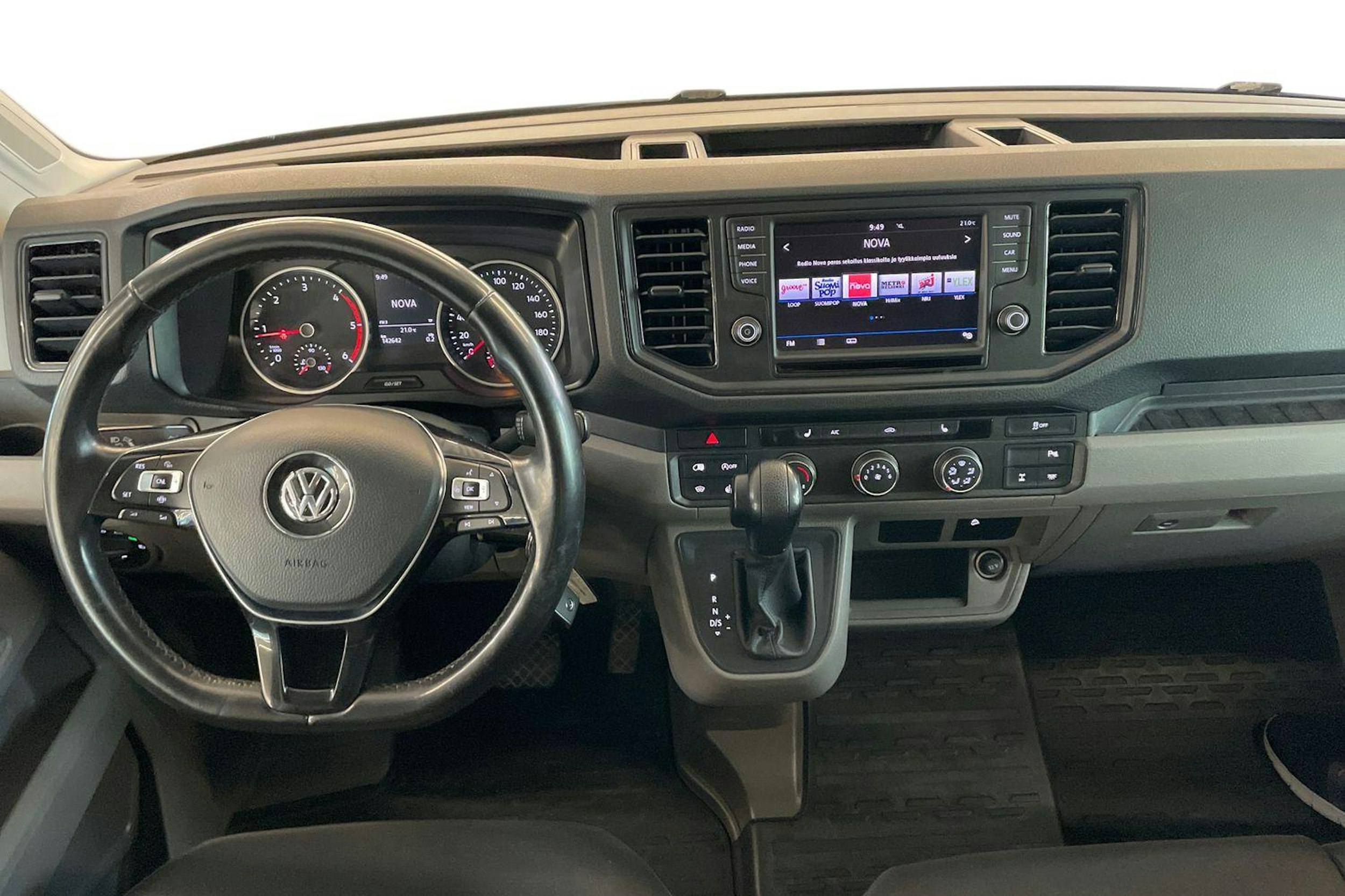 Musta Volkswagen CRAFTER 2019 kuva 9.