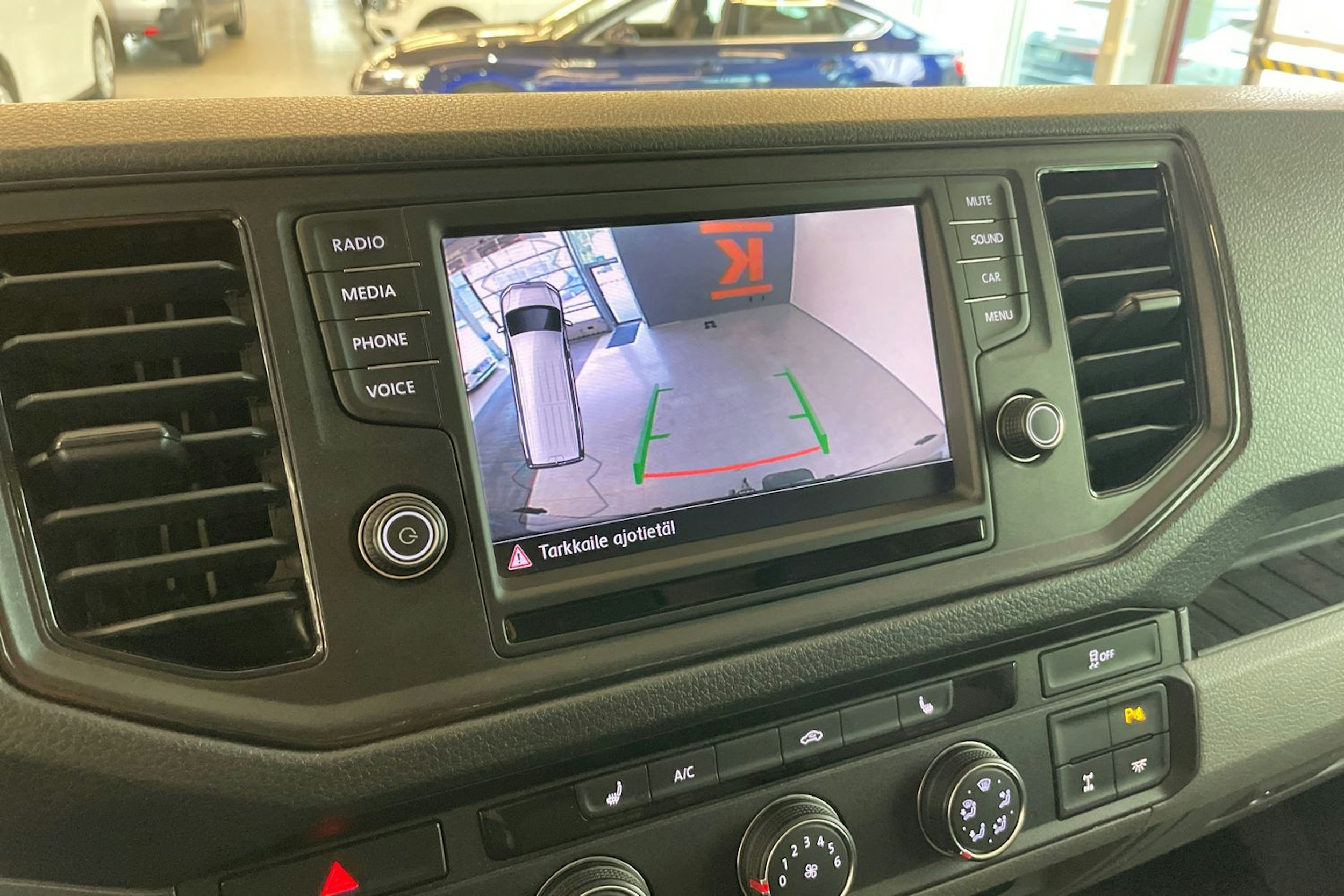 Musta Volkswagen CRAFTER 2019 kuva 17.