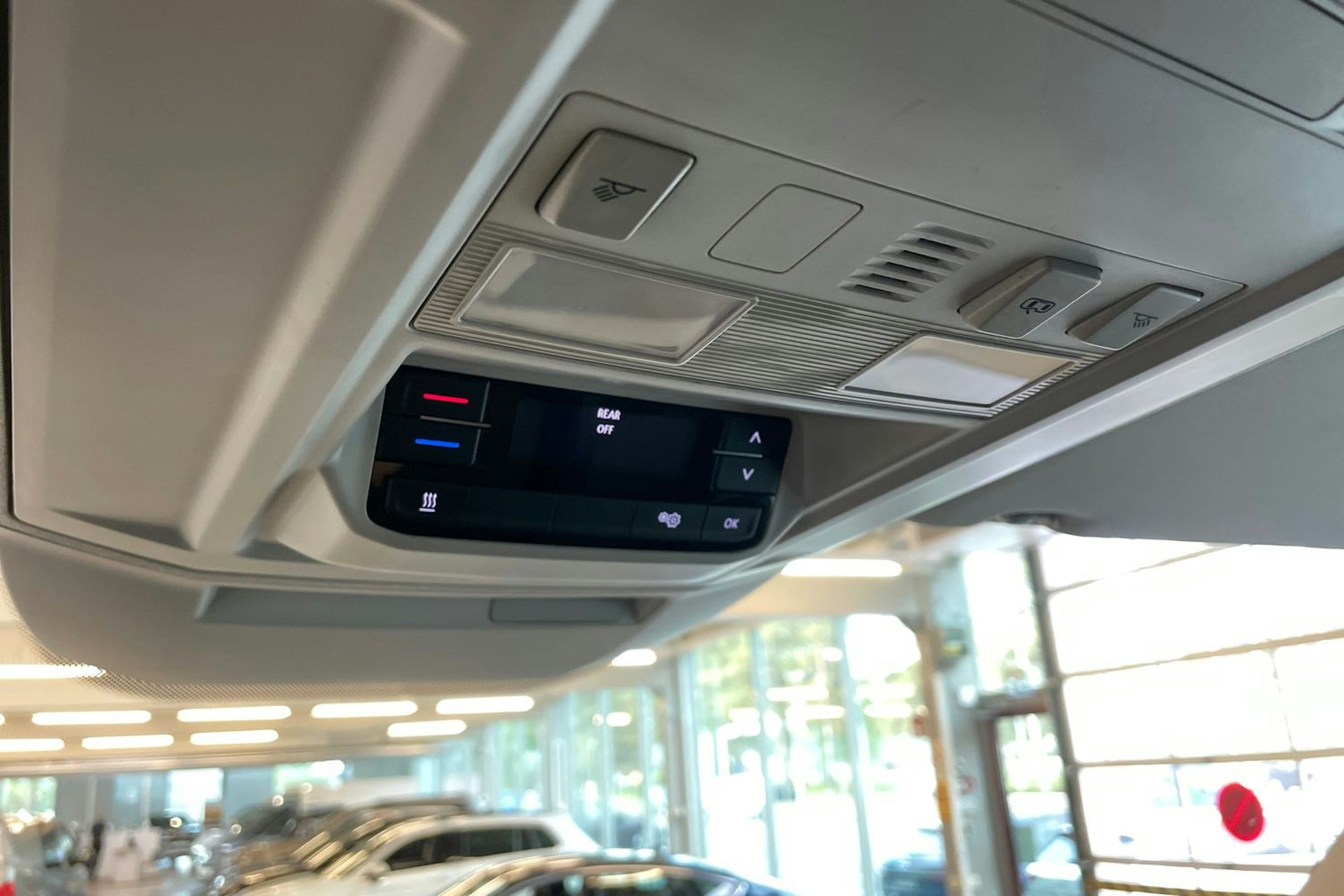 Musta Volkswagen CRAFTER 2019 kuva 19.