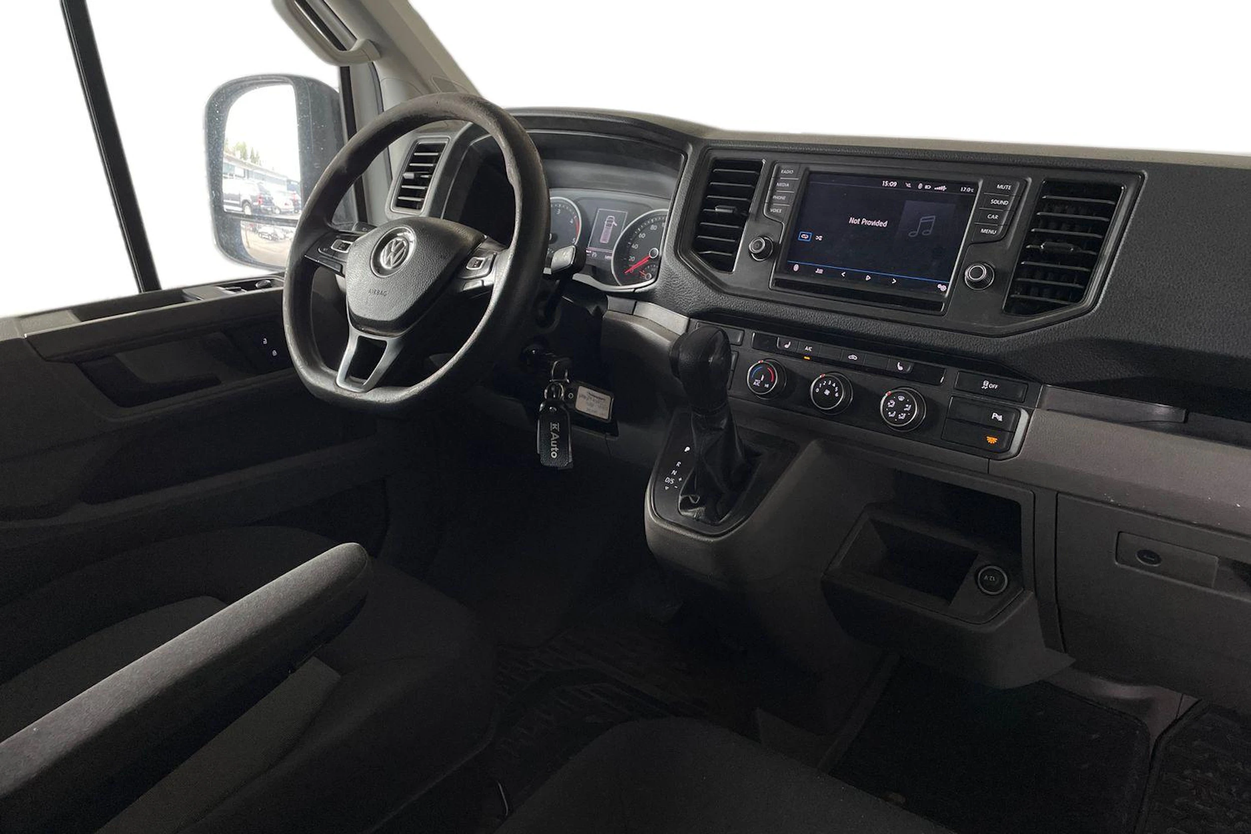 valkoinen Volkswagen Crafter 2019 kuva 7.