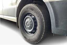 valkoinen Volkswagen Crafter 2019 kuva 9.