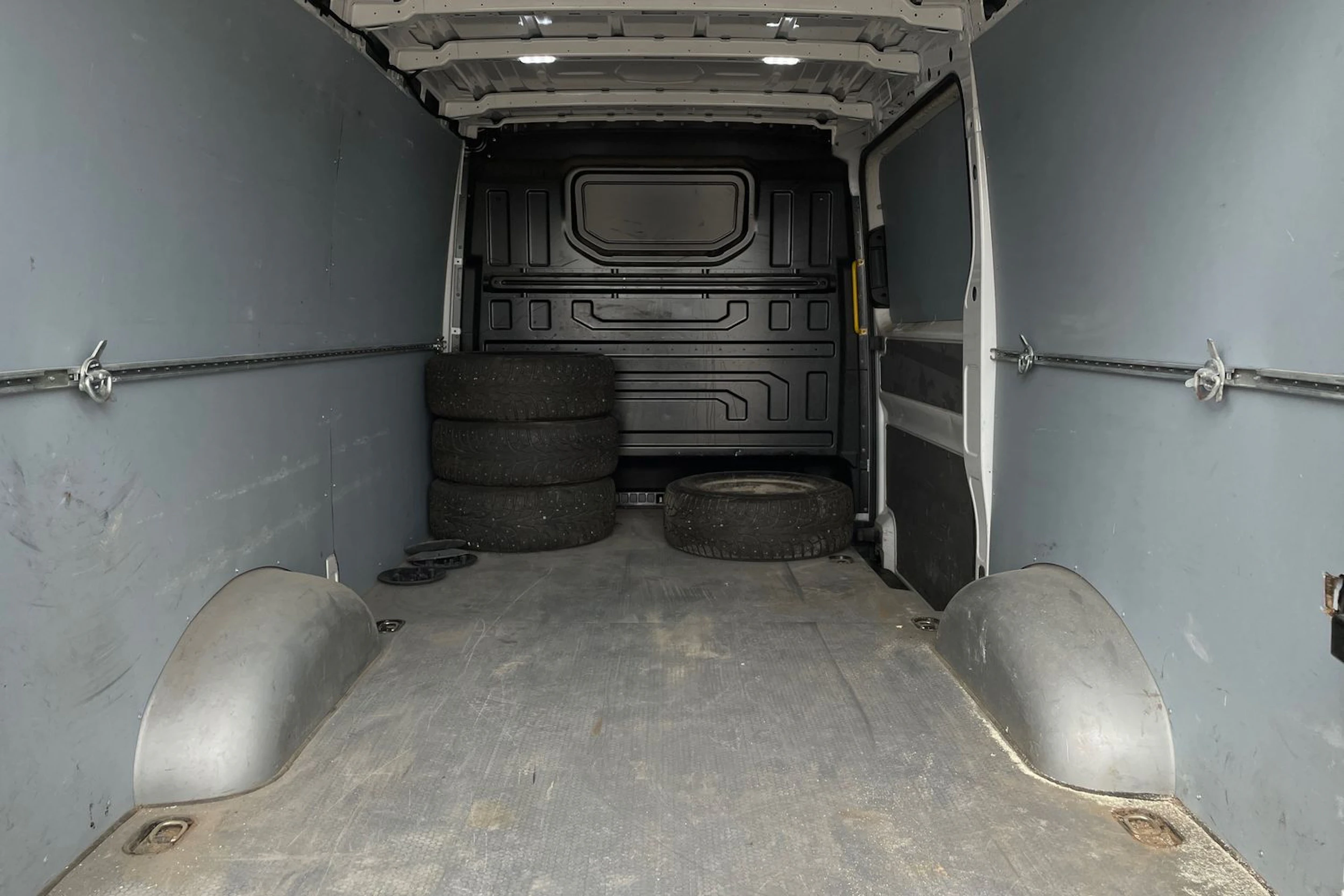 valkoinen Volkswagen Crafter 2019 kuva 10.