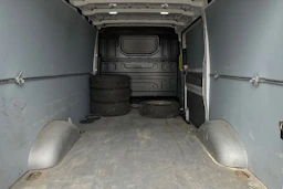 valkoinen Volkswagen Crafter 2019 kuva 10.