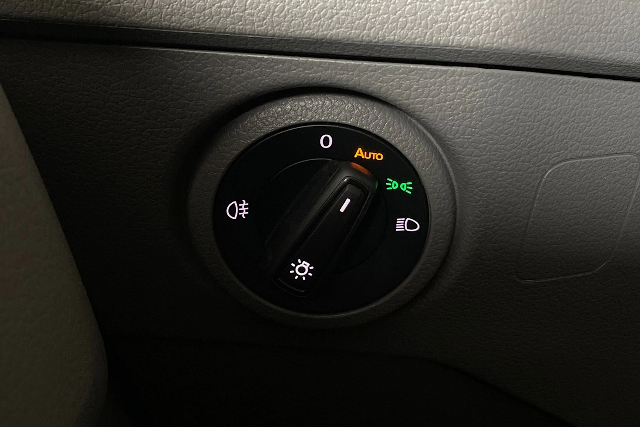 valkoinen Volkswagen Crafter 2019 kuva 12.