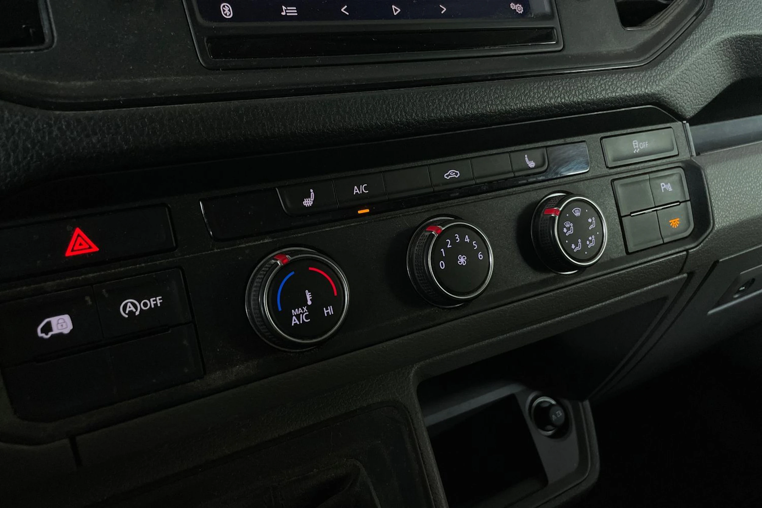 valkoinen Volkswagen Crafter 2019 kuva 15.