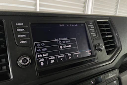 valkoinen Volkswagen Crafter 2019 kuva 18.