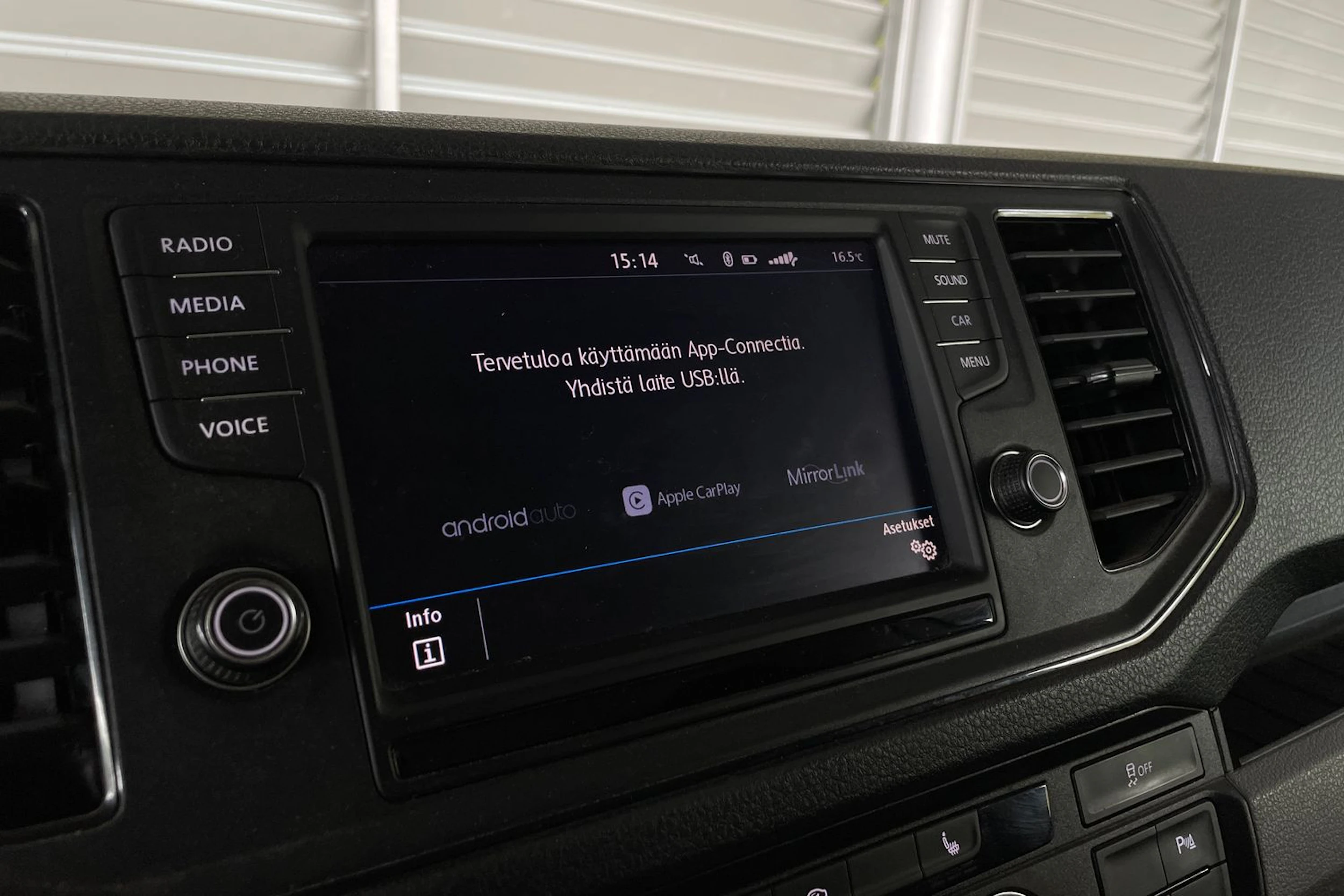 valkoinen Volkswagen Crafter 2019 kuva 19.